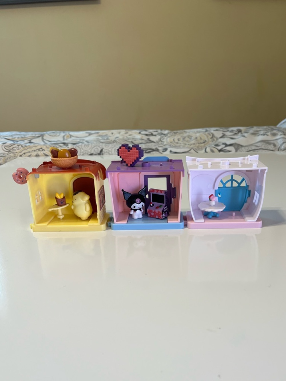 Sanrio Mini Shop Stackable Playsets - missing pieces - Picture 6 of 7